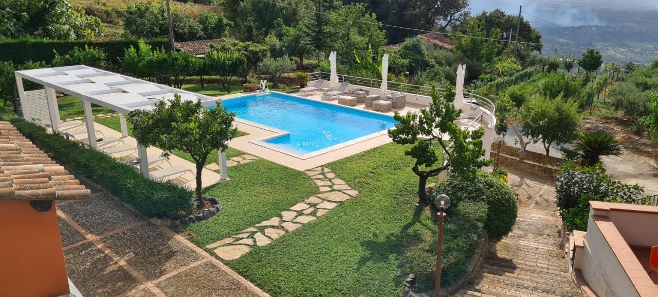 فيبو فالينتيا Villa Zufro المظهر الخارجي الصورة