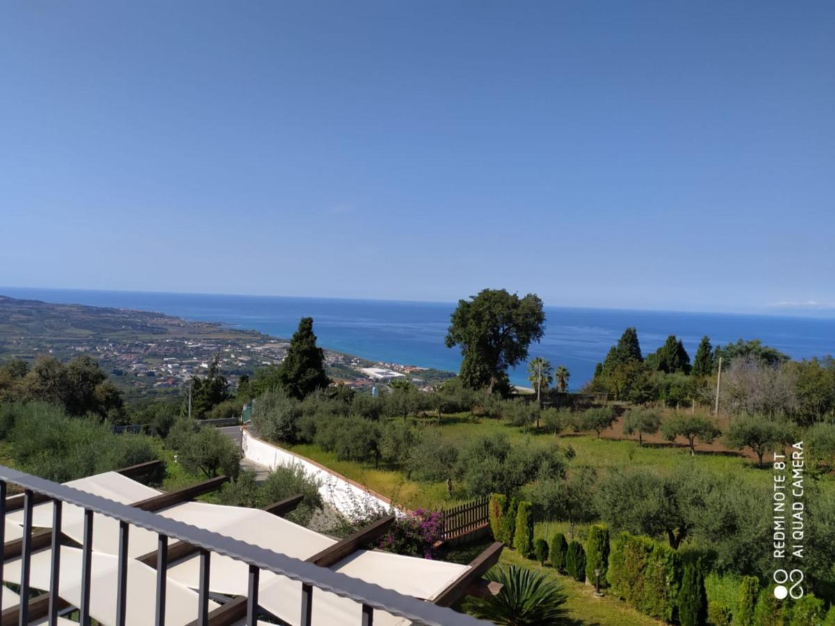 فيبو فالينتيا Villa Zufro المظهر الخارجي الصورة